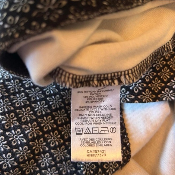 Ann Taylor LOFT Geometric Pencil Skirt L Black White Stretch Pull-On - Picture 4 of 4